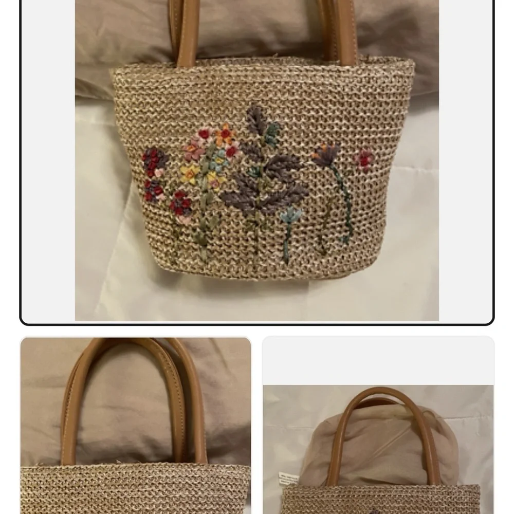 Cherokee Wildflower Floral Embroidered Straw Rattan Purse/Pocketbook - Picture 3 of 4